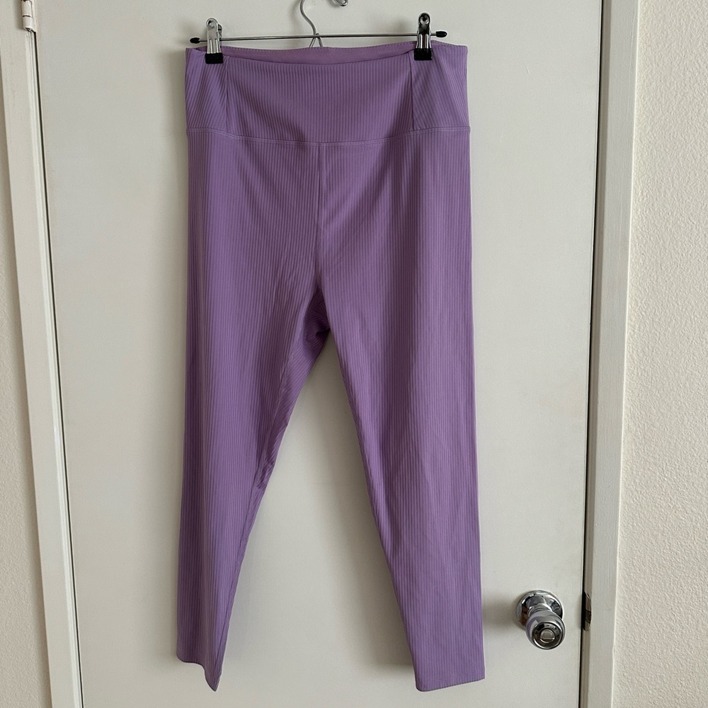 GIRLFRIEND COLLECTIVE Ribbed Leggings in Purple